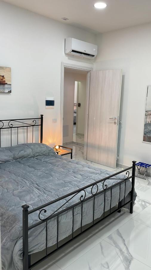 Lumacors House Bed & Breakfast Napoli Bagian luar foto