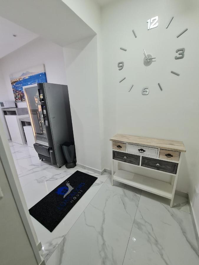 Lumacors House Bed & Breakfast Napoli Bagian luar foto