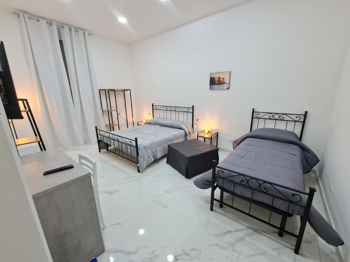 Lumacors House Bed & Breakfast Napoli Bagian luar foto
