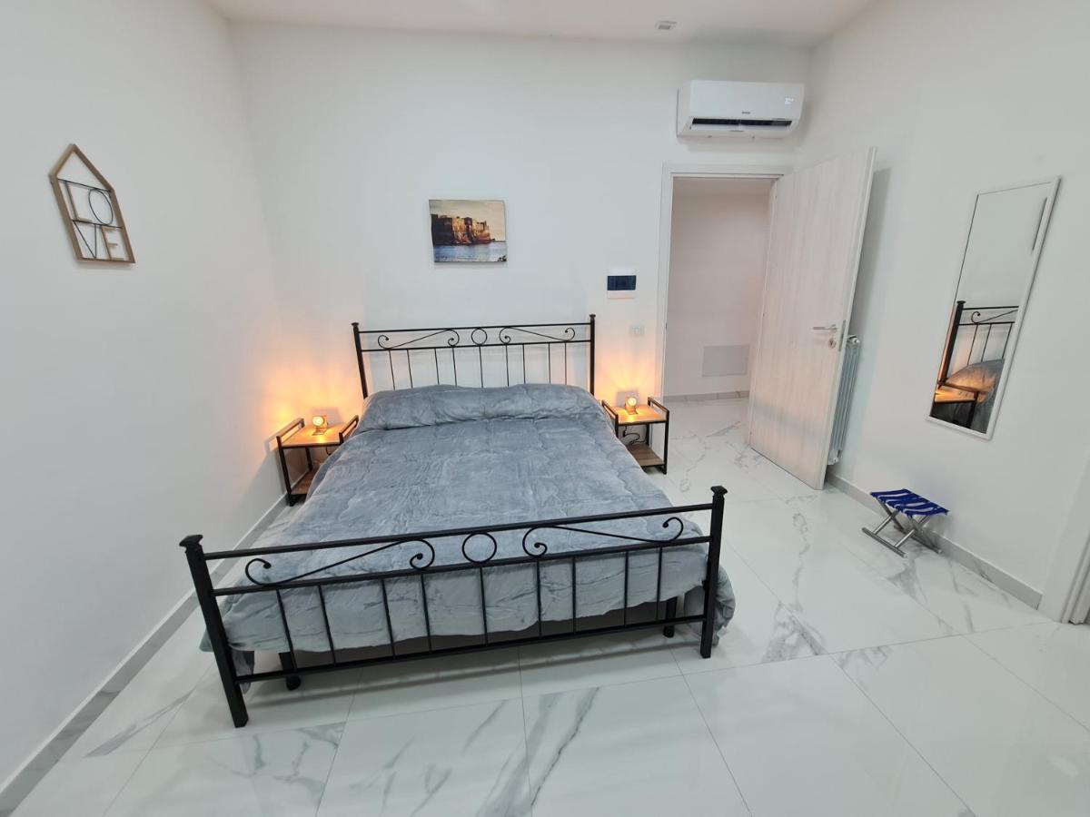 Lumacors House Bed & Breakfast Napoli Bagian luar foto