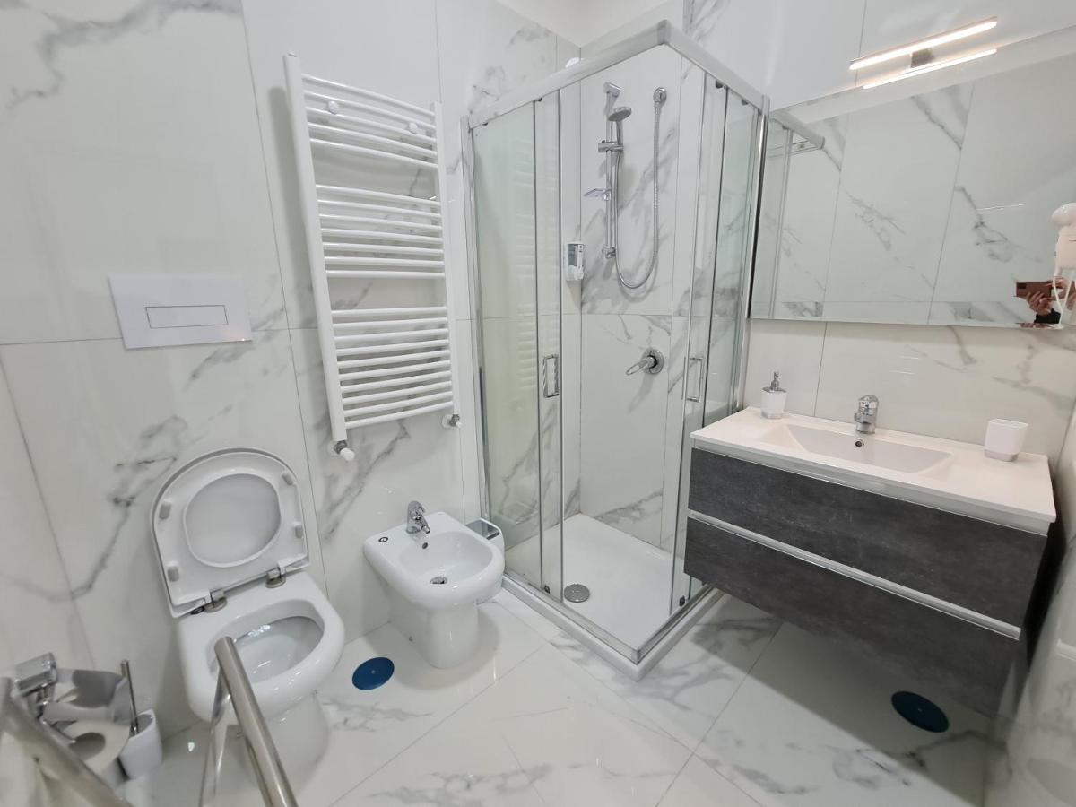 Lumacors House Bed & Breakfast Napoli Bagian luar foto