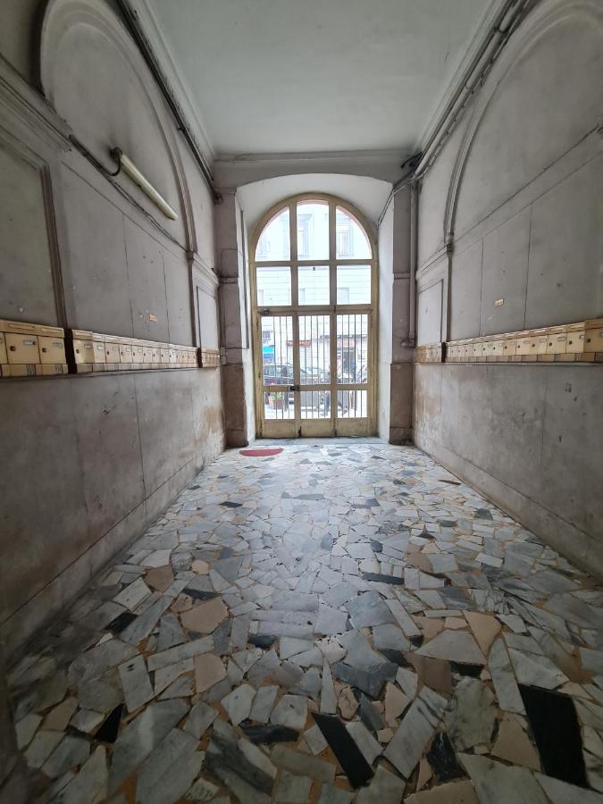 Lumacors House Bed & Breakfast Napoli Bagian luar foto