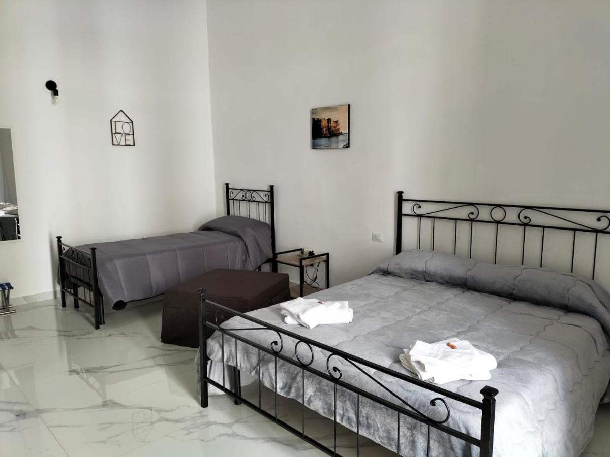 Lumacors House Bed & Breakfast Napoli Bagian luar foto